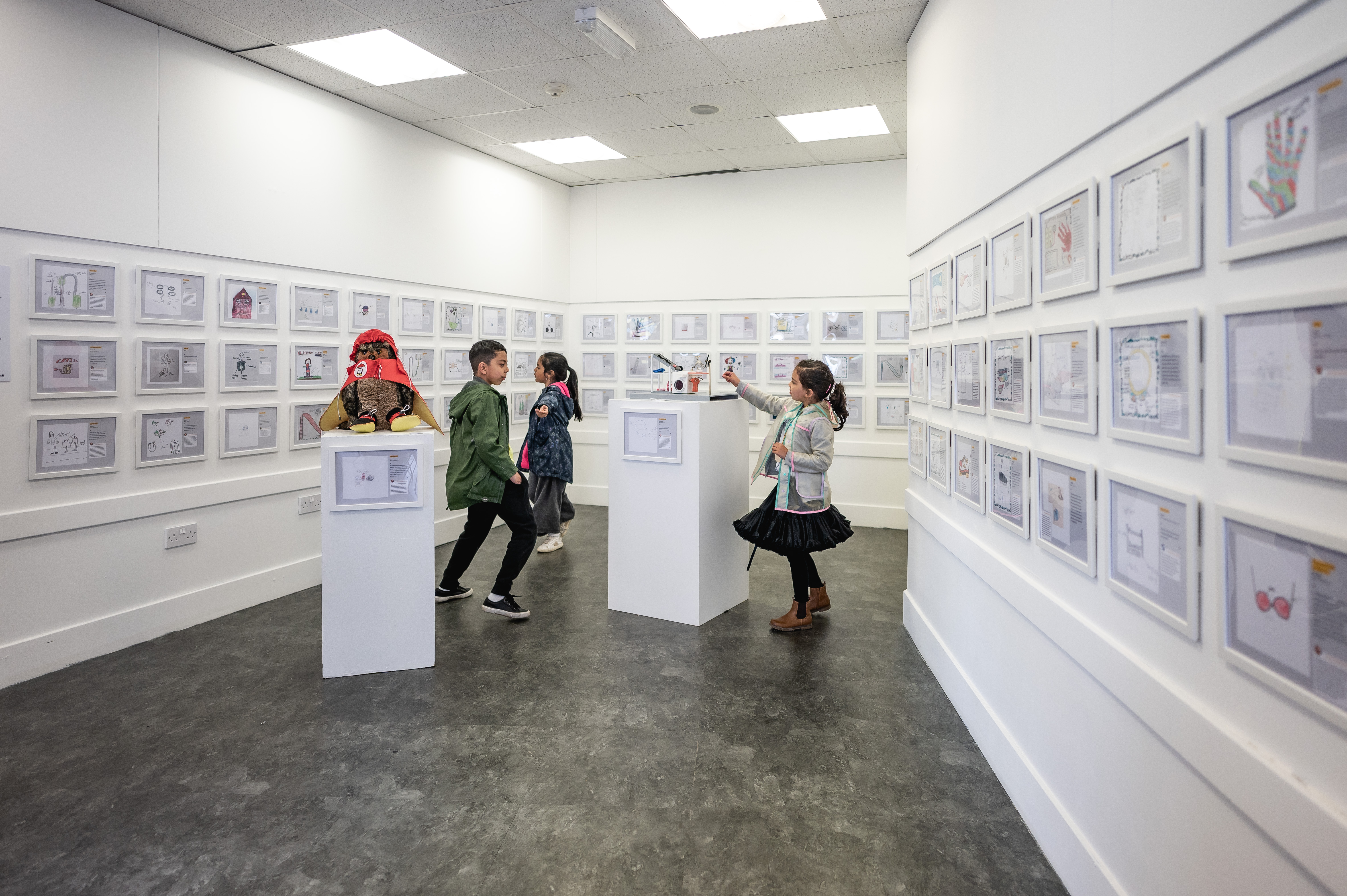 children in exhibition